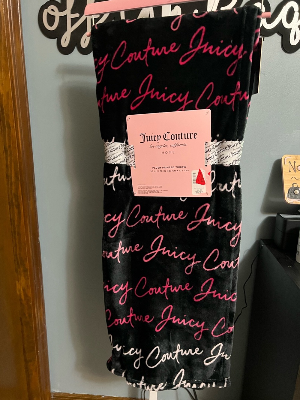 Juicy Couture Plush Throw Blanket Black with Pink Script NWT